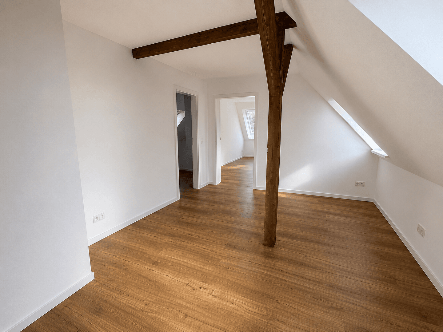 Pronájem bytu 4+1 110 m², Glauchau, Sasko Pronájem bytu 4+1 110 m², Glauchau, Sasko