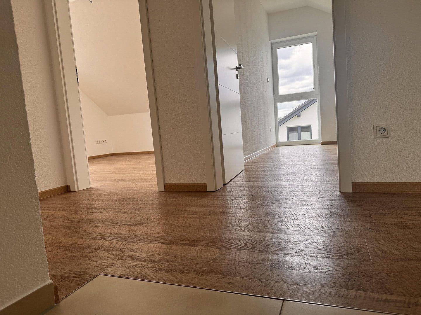 Prodej domu 120 m², pozemek 425 m², Habichtswald, Hessen Prodej domu 120 m², pozemek 425 m², Habichtswald, Hessen