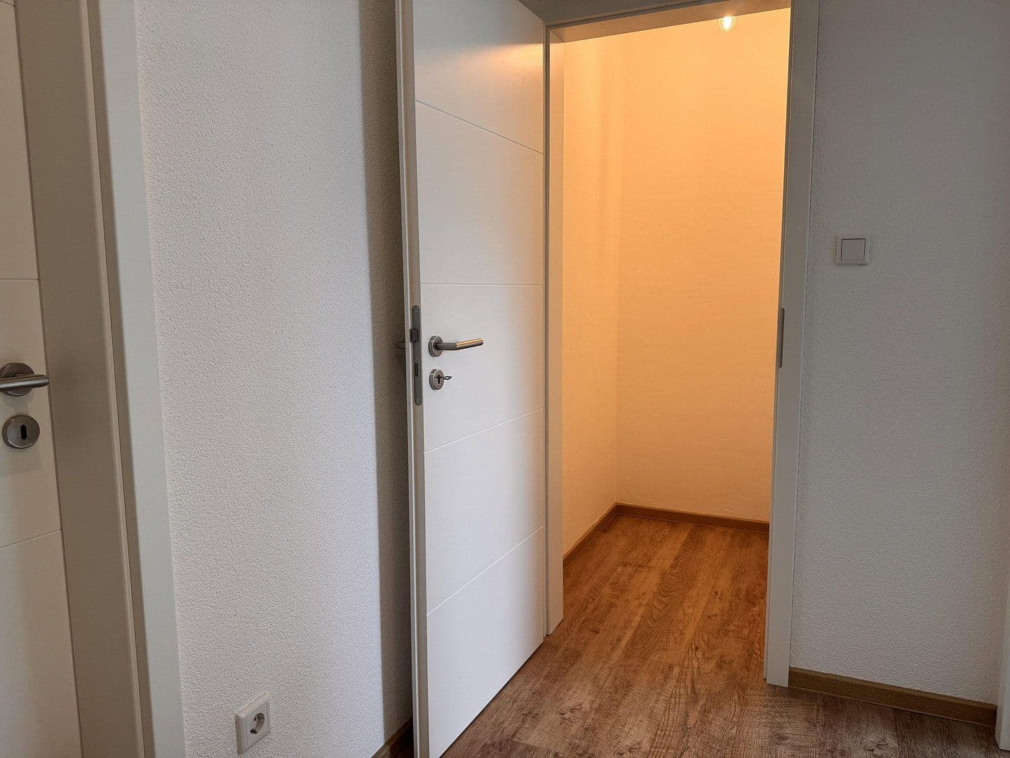 Prodej domu 120 m², pozemek 425 m², Habichtswald, Hessen Prodej domu 120 m², pozemek 425 m², Habichtswald, Hessen