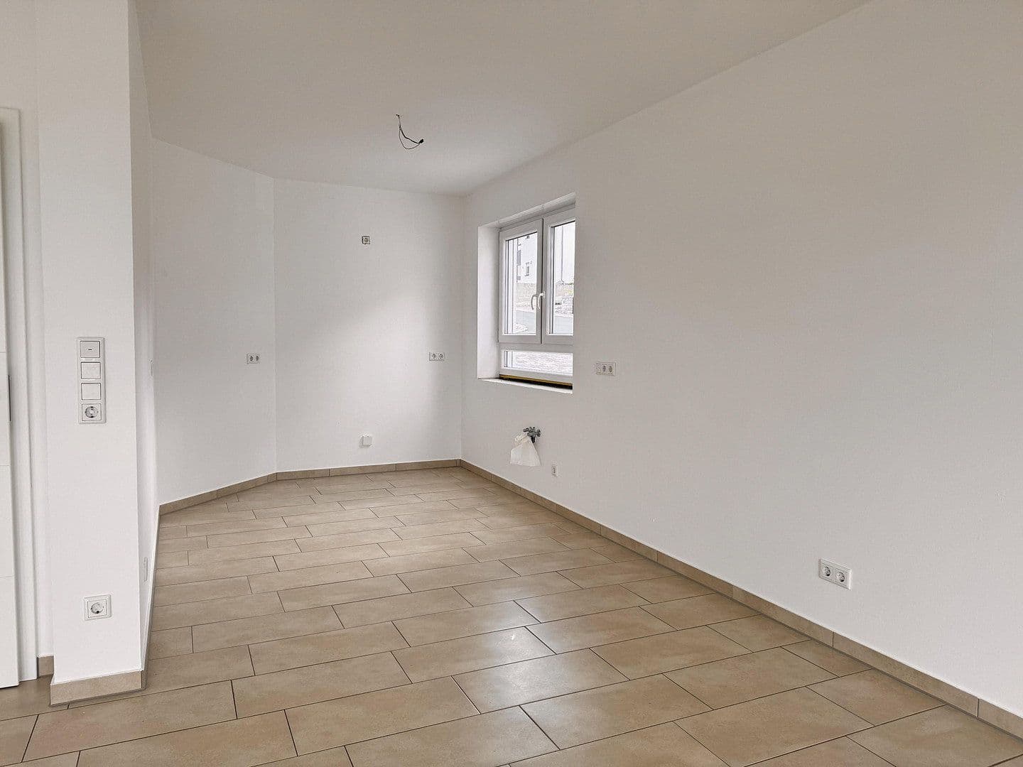 Prodej domu 120 m², pozemek 425 m², Habichtswald, Hessen Prodej domu 120 m², pozemek 425 m², Habichtswald, Hessen