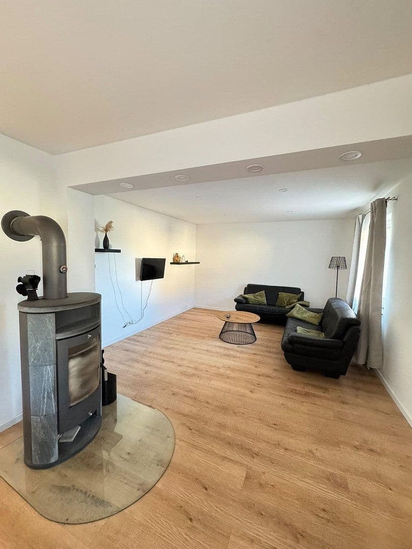 Prodej domu 205 m², pozemek 523 m², Tuningen, Bádensko-Württembersko Prodej domu 205 m², pozemek 523 m², Tuningen, Bádensko-Württembersko