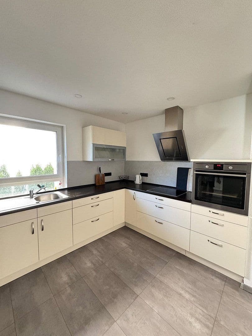 Prodej domu 205 m², pozemek 523 m², Tuningen, Bádensko-Württembersko Prodej domu 205 m², pozemek 523 m², Tuningen, Bádensko-Württembersko
