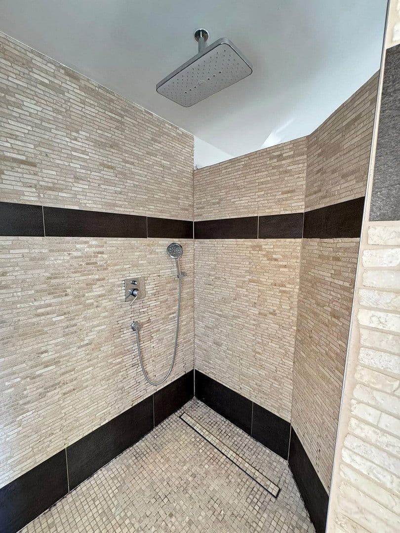 Prodej domu 205 m², pozemek 523 m², Tuningen, Bádensko-Württembersko Prodej domu 205 m², pozemek 523 m², Tuningen, Bádensko-Württembersko