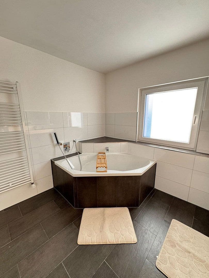 Prodej domu 205 m², pozemek 523 m², Tuningen, Bádensko-Württembersko Prodej domu 205 m², pozemek 523 m², Tuningen, Bádensko-Württembersko