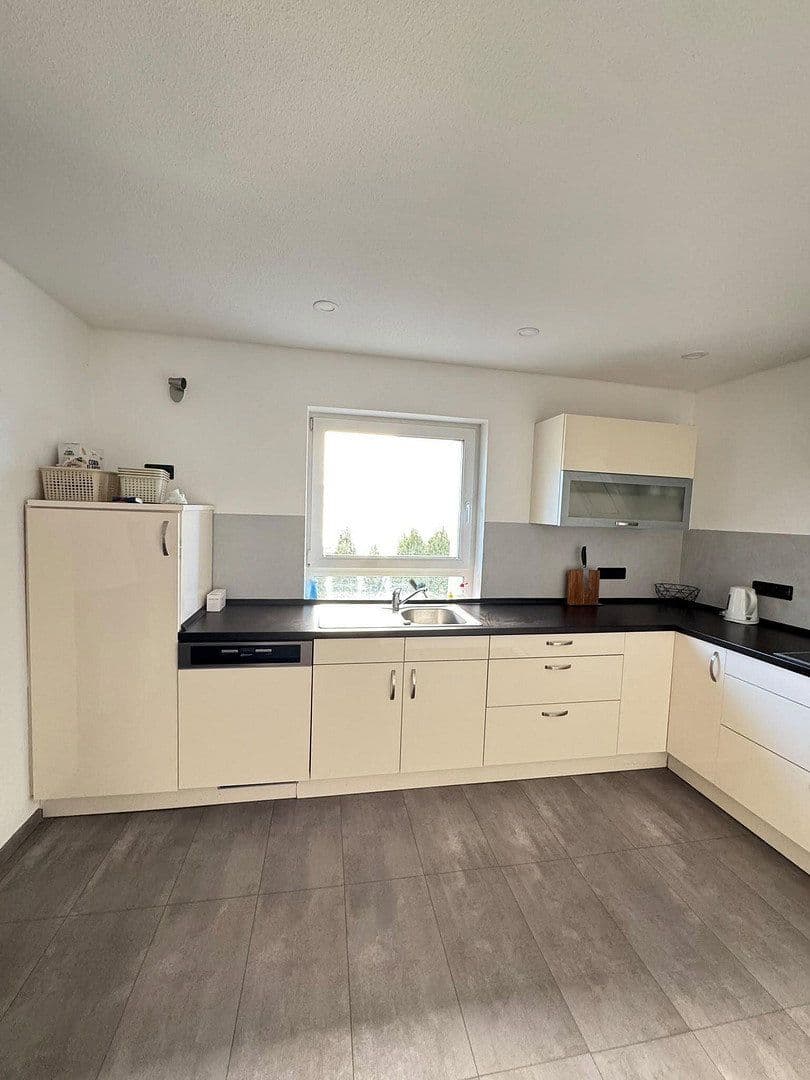 Prodej domu 205 m², pozemek 523 m², Tuningen, Bádensko-Württembersko Prodej domu 205 m², pozemek 523 m², Tuningen, Bádensko-Württembersko