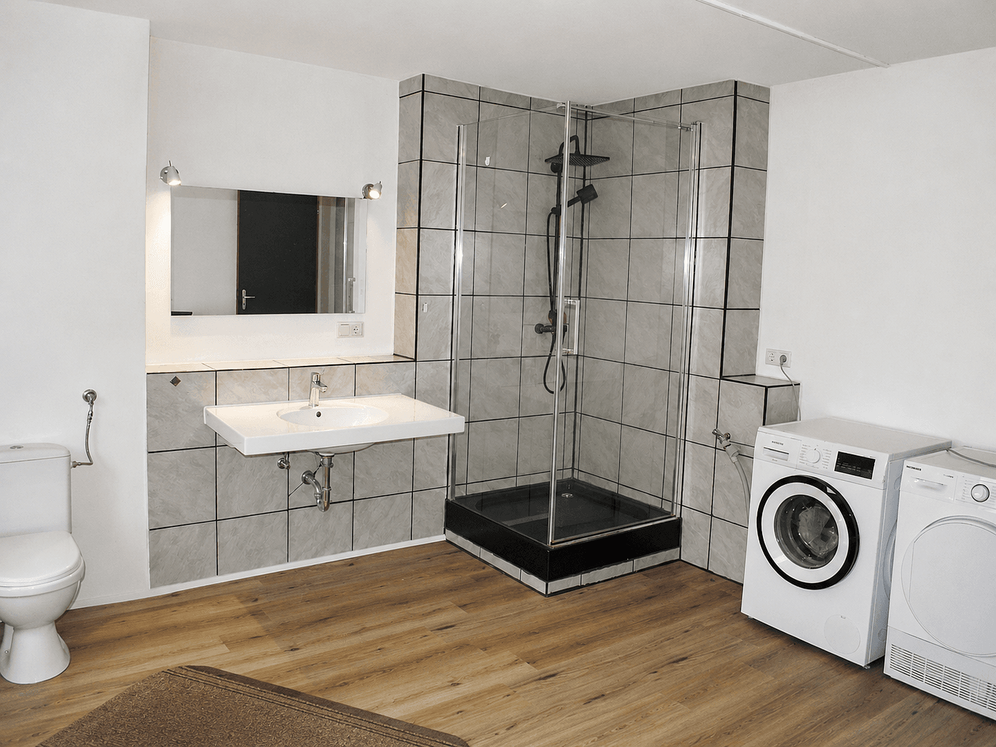 Prodej domu 147 m², pozemek 13.000 m², Egglham, Bavorsko Prodej domu 147 m², pozemek 13.000 m², Egglham, Bavorsko