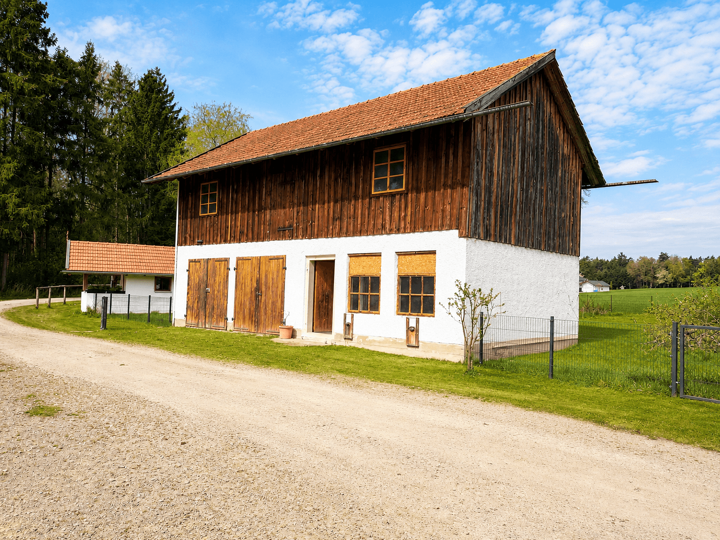 Prodej domu 147 m², pozemek 13.000 m², Egglham, Bavorsko Prodej domu 147 m², pozemek 13.000 m², Egglham, Bavorsko