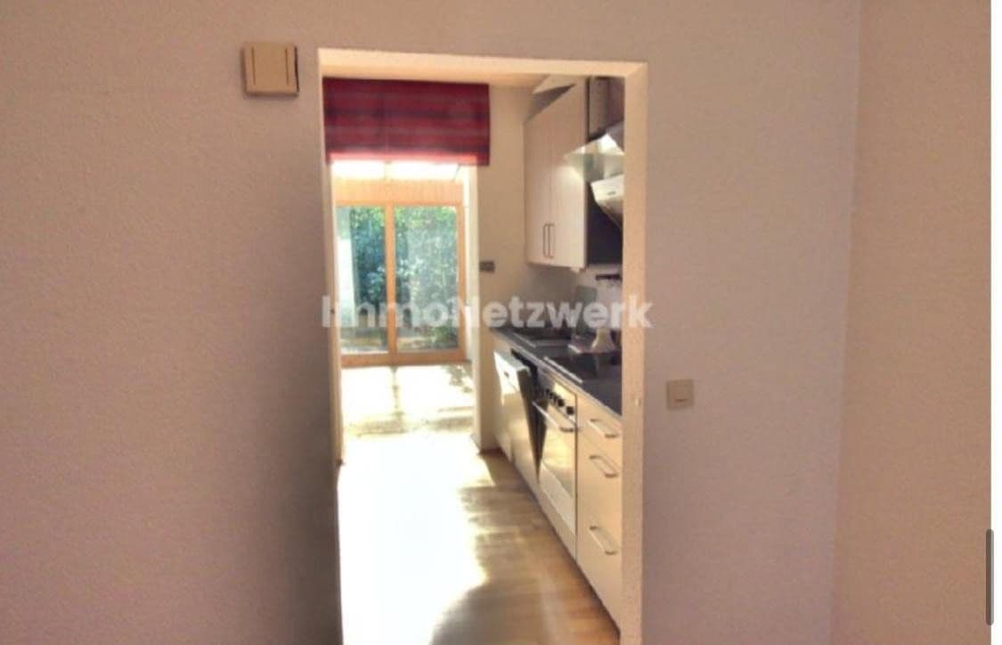 Prodej domu 90 m², pozemek 206 m², Kenn, Porýní-Falc Prodej domu 90 m², pozemek 206 m², Kenn, Porýní-Falc