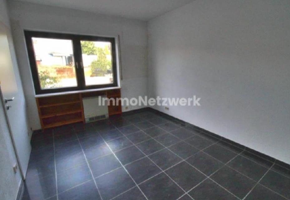 Prodej domu 90 m², pozemek 206 m², Kenn, Porýní-Falc Prodej domu 90 m², pozemek 206 m², Kenn, Porýní-Falc