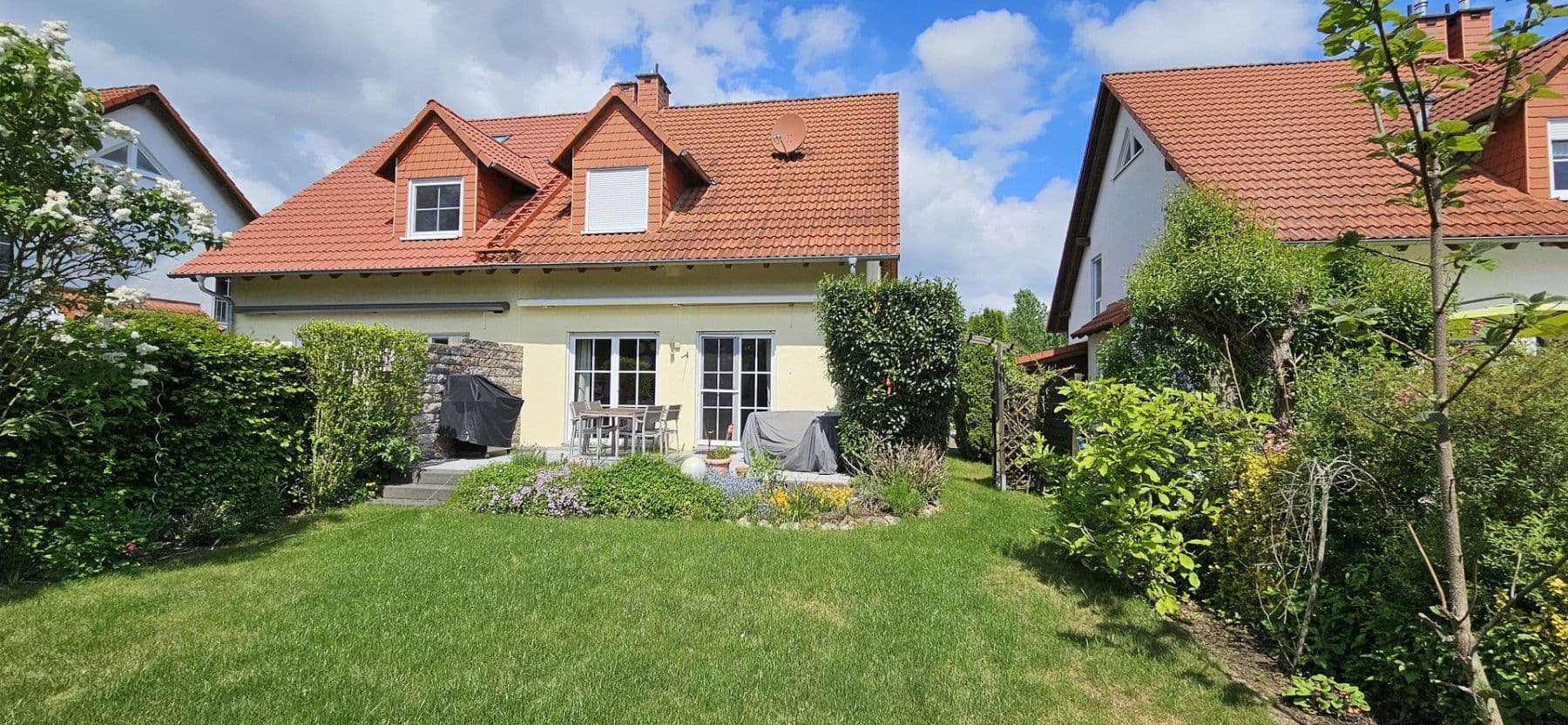 Prodej domu 133 m², pozemek 320 m², Nidderau, Hessen Prodej domu 133 m², pozemek 320 m², Nidderau, Hessen