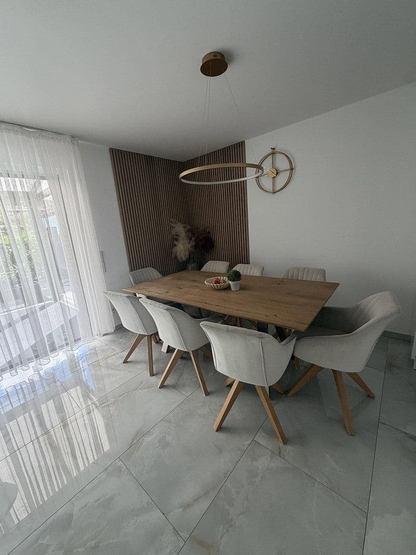 Prodej domu 156 m², pozemek 203 m², Ebersbach an der Fils, Bádensko-Württembersko Prodej domu 156 m², pozemek 203 m², Ebersbach an der Fils, Bádensko-Württembersko