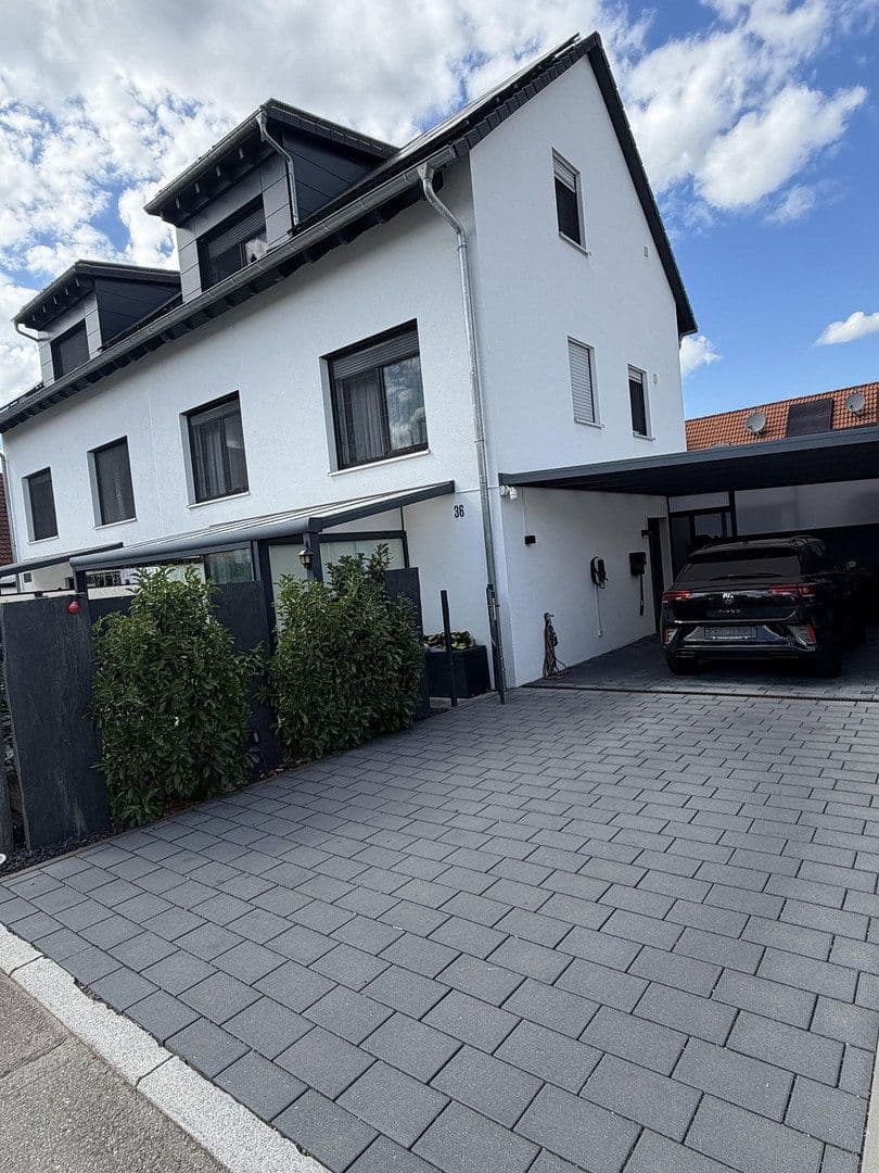 Prodej domu 156 m², pozemek 203 m², Ebersbach an der Fils, Bádensko-Württembersko Prodej domu 156 m², pozemek 203 m², Ebersbach an der Fils, Bádensko-Württembersko