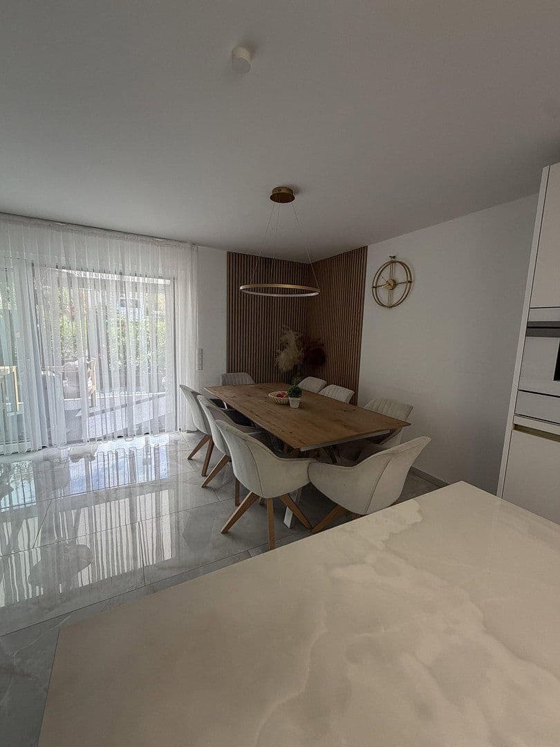 Prodej domu 156 m², pozemek 203 m², Ebersbach an der Fils, Bádensko-Württembersko Prodej domu 156 m², pozemek 203 m², Ebersbach an der Fils, Bádensko-Württembersko