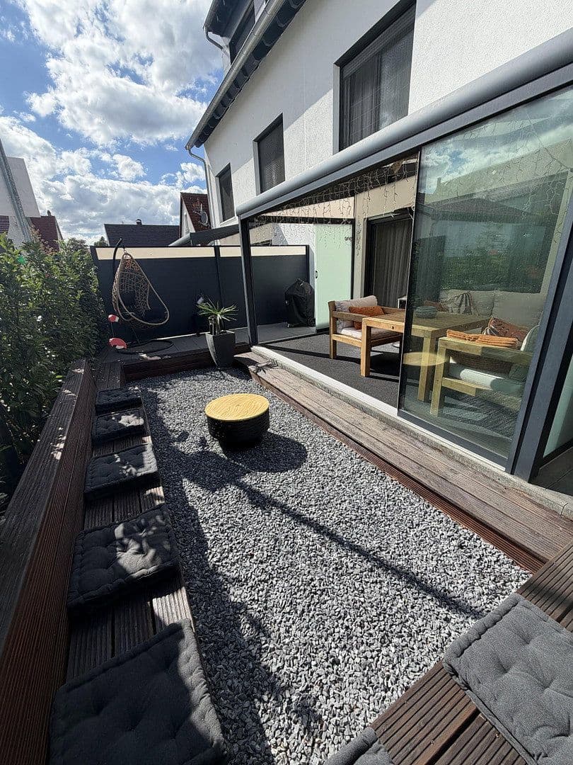 Prodej domu 156 m², pozemek 203 m², Ebersbach an der Fils, Bádensko-Württembersko Prodej domu 156 m², pozemek 203 m², Ebersbach an der Fils, Bádensko-Württembersko