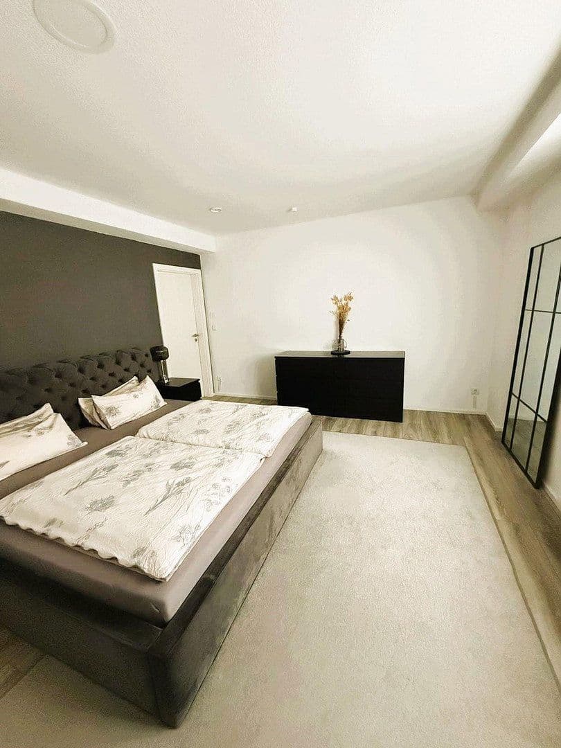 Pronájem bytu 4+1 105 m², Karlstr. 10, Alpirsbach, Bádensko-Württembersko Pronájem bytu 4+1 105 m², Karlstr. 10, Alpirsbach, Bádensko-Württembersko
