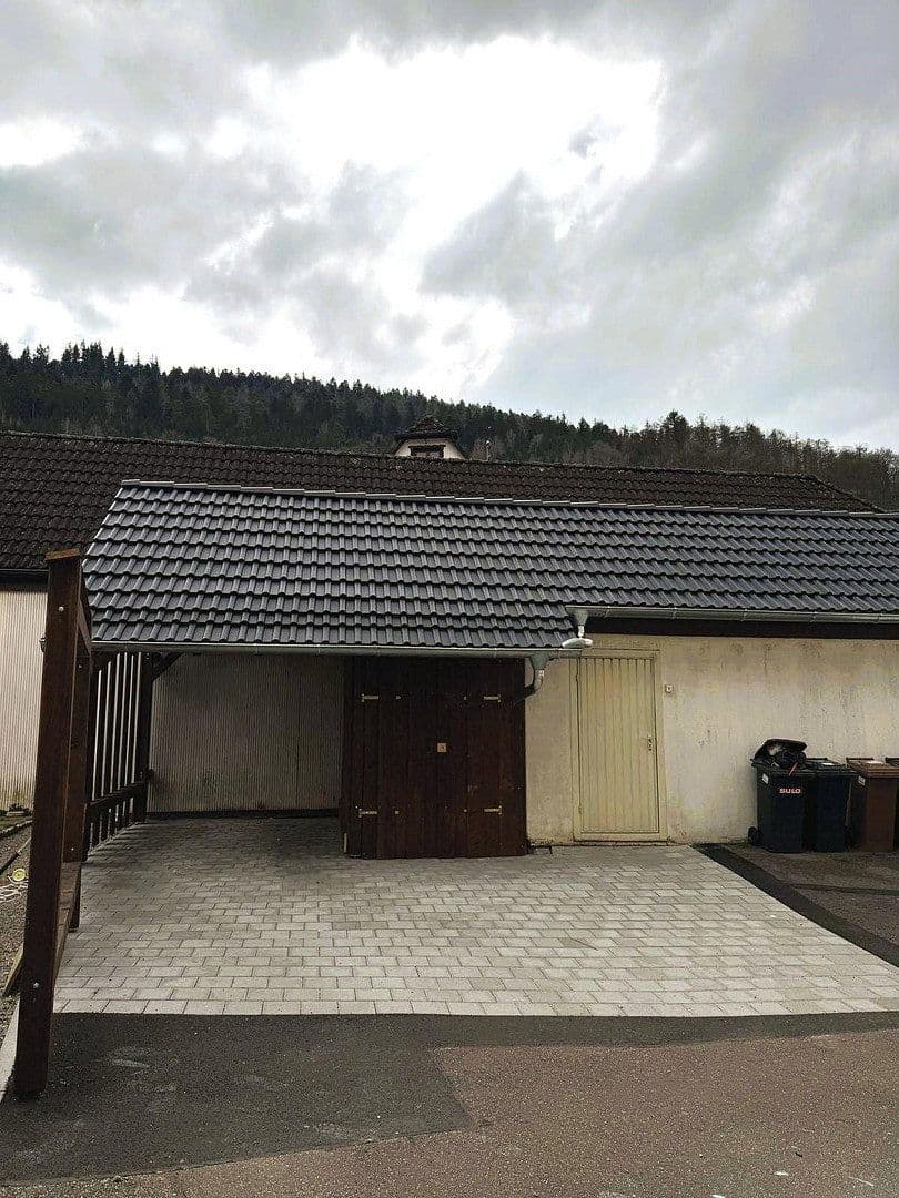 Pronájem bytu 4+1 105 m², Karlstr. 10, Alpirsbach, Bádensko-Württembersko Pronájem bytu 4+1 105 m², Karlstr. 10, Alpirsbach, Bádensko-Württembersko