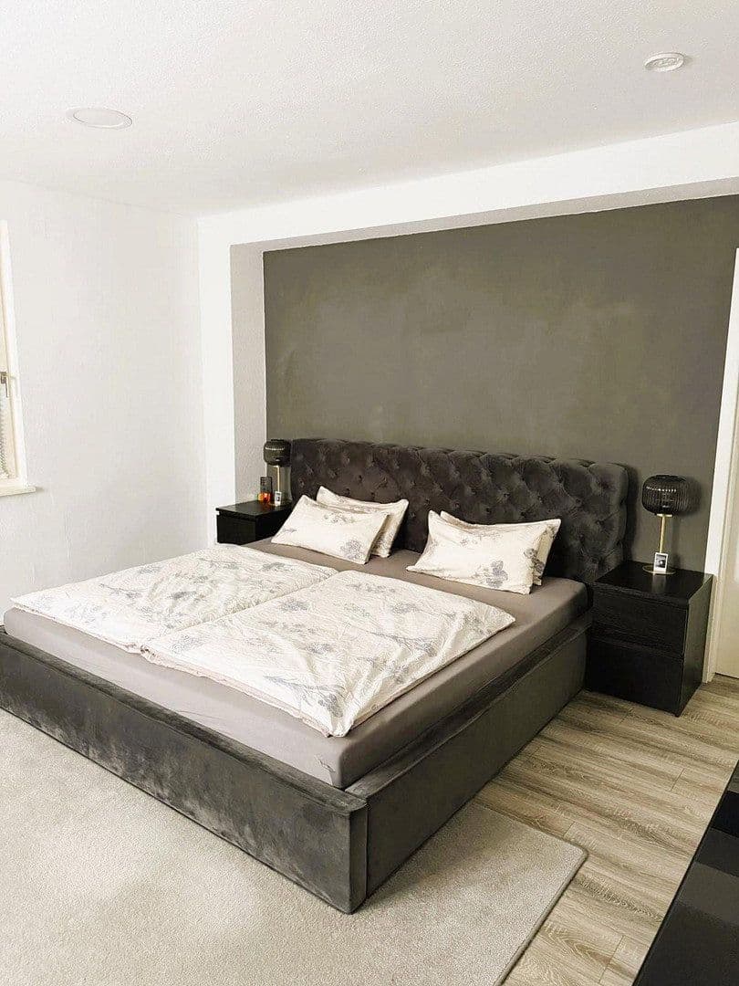 Pronájem bytu 4+1 105 m², Karlstr. 10, Alpirsbach, Bádensko-Württembersko Pronájem bytu 4+1 105 m², Karlstr. 10, Alpirsbach, Bádensko-Württembersko