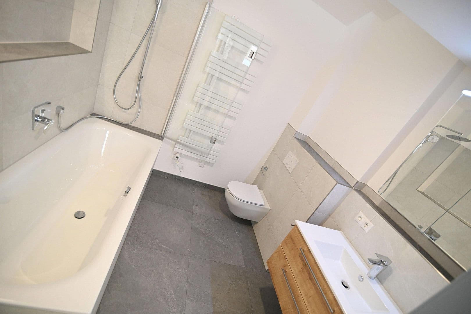 Pronájem bytu 4+1 152 m², Untere-Hauptstraße 26-28, Freising, Bavorsko Pronájem bytu 4+1 152 m², Untere-Hauptstraße 26-28, Freising, Bavorsko