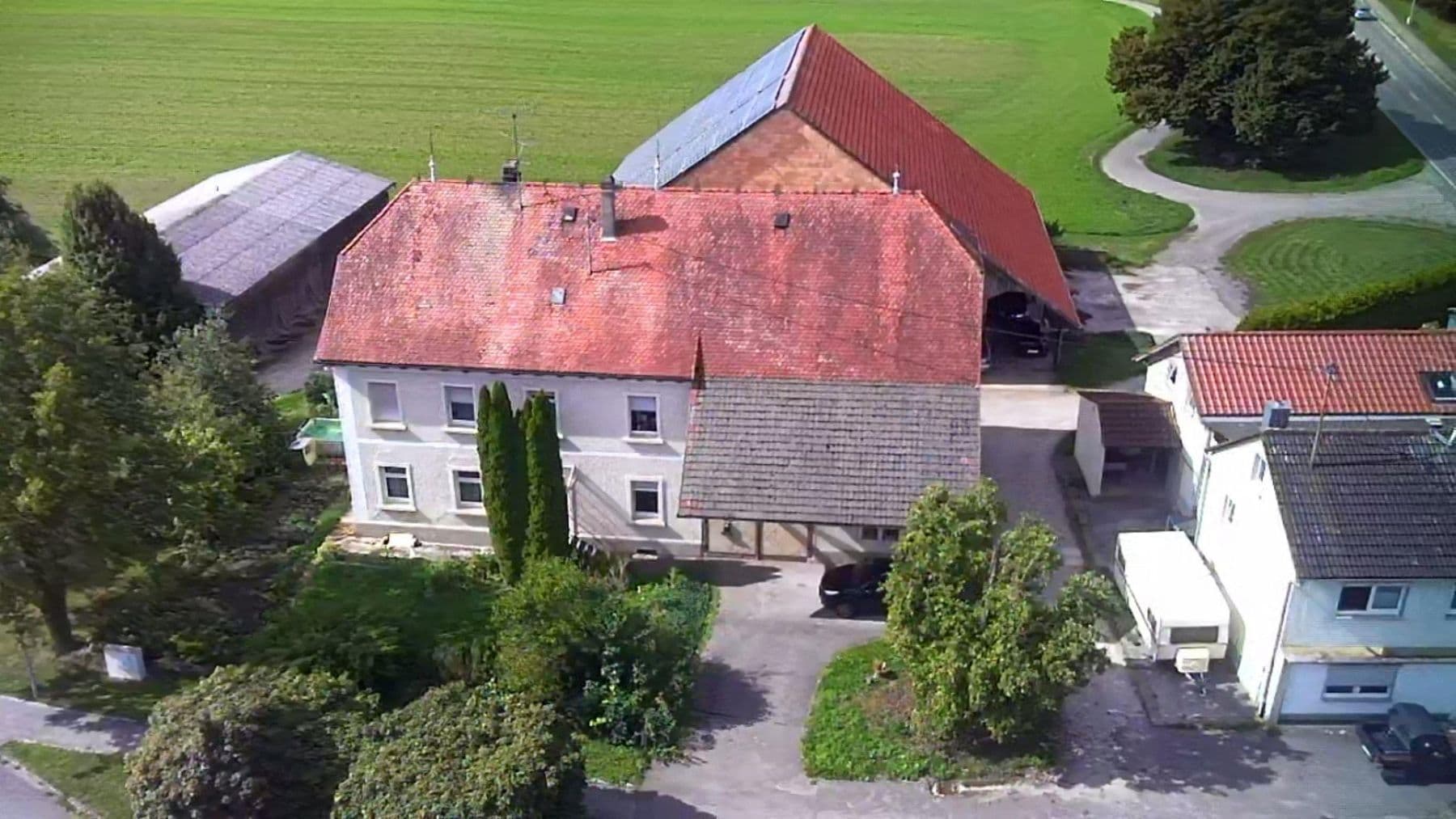 Prodej domu 230 m², pozemek 2.550 m², Volkersheimer Str. 4, Rottenacker, Bádensko-Württembersko Prodej domu 230 m², pozemek 2.550 m², Volkersheimer Str. 4, Rottenacker, Bádensko-Württembersko