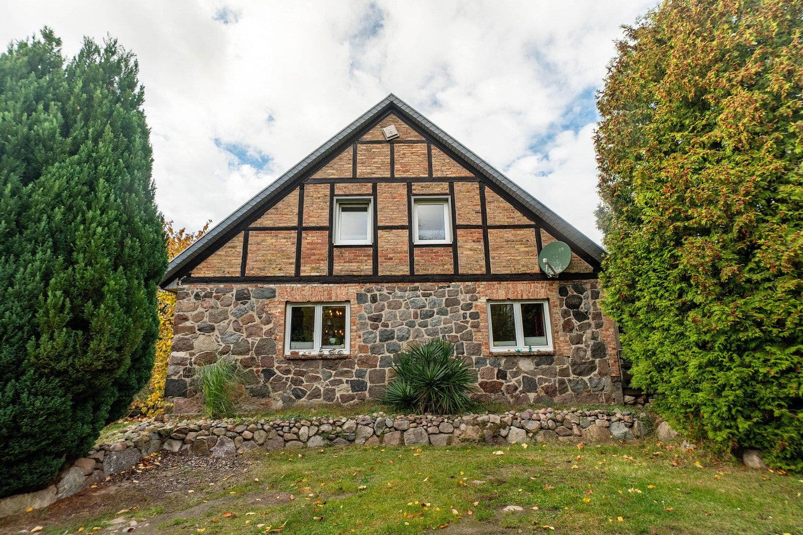 Prodej domu 228 m², pozemek 3.147 m², Moltzow, Mecklenburg-Vorpommern Prodej domu 228 m², pozemek 3.147 m², Moltzow, Mecklenburg-Vorpommern