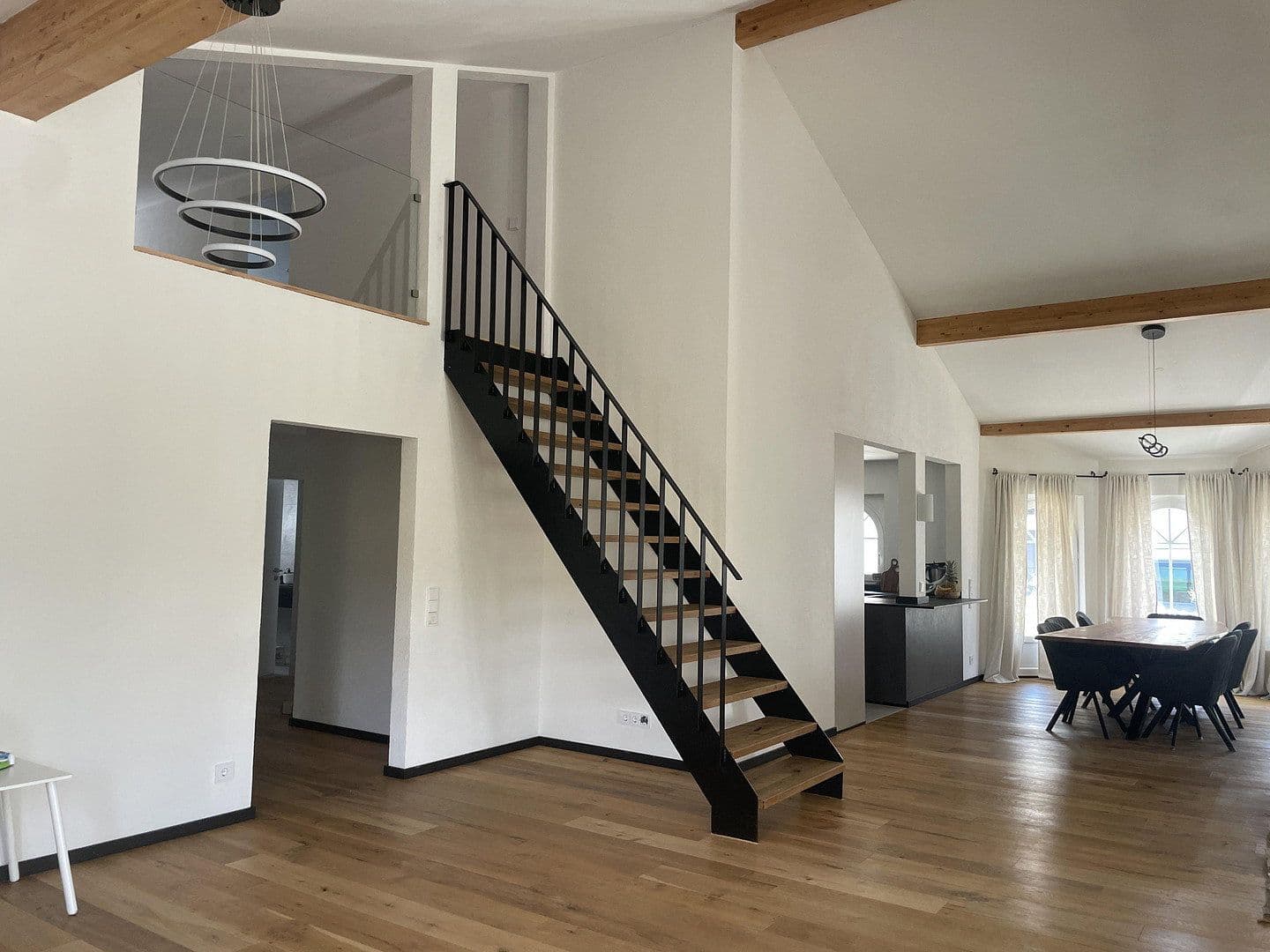 Prodej domu 263 m², pozemek 522 m², Mönsheim, Bádensko-Württembersko Prodej domu 263 m², pozemek 522 m², Mönsheim, Bádensko-Württembersko