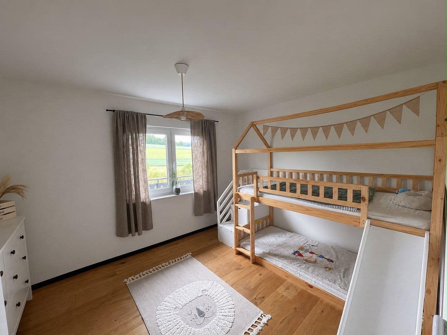 Prodej domu 263 m², pozemek 522 m², Mönsheim, Bádensko-Württembersko Prodej domu 263 m², pozemek 522 m², Mönsheim, Bádensko-Württembersko