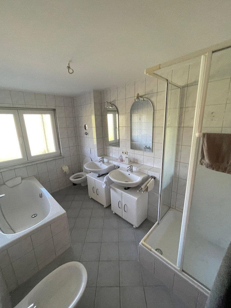 Prodej domu 263 m², pozemek 522 m², Mönsheim, Bádensko-Württembersko Prodej domu 263 m², pozemek 522 m², Mönsheim, Bádensko-Württembersko