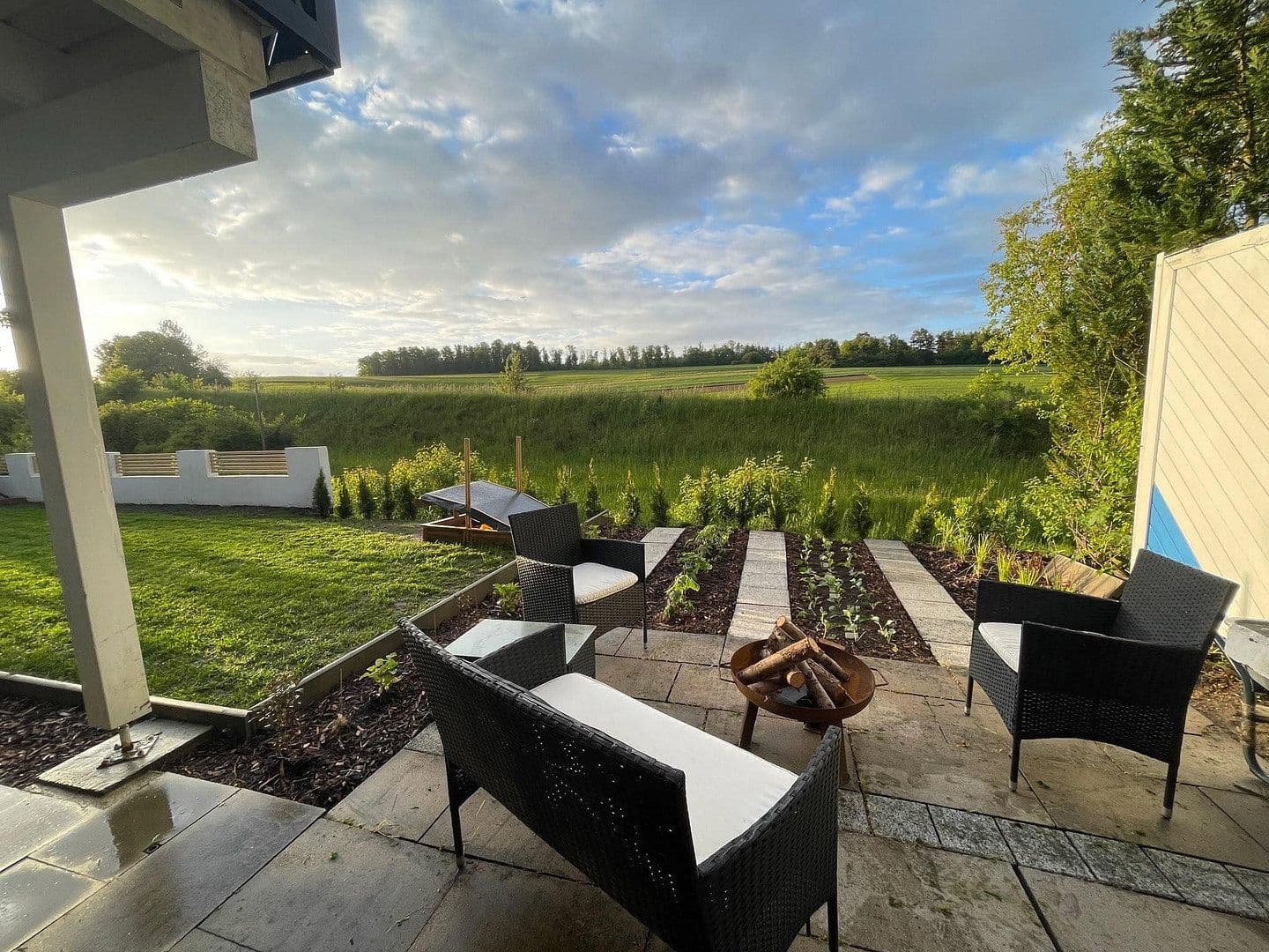 Prodej domu 263 m², pozemek 522 m², Mönsheim, Bádensko-Württembersko Prodej domu 263 m², pozemek 522 m², Mönsheim, Bádensko-Württembersko