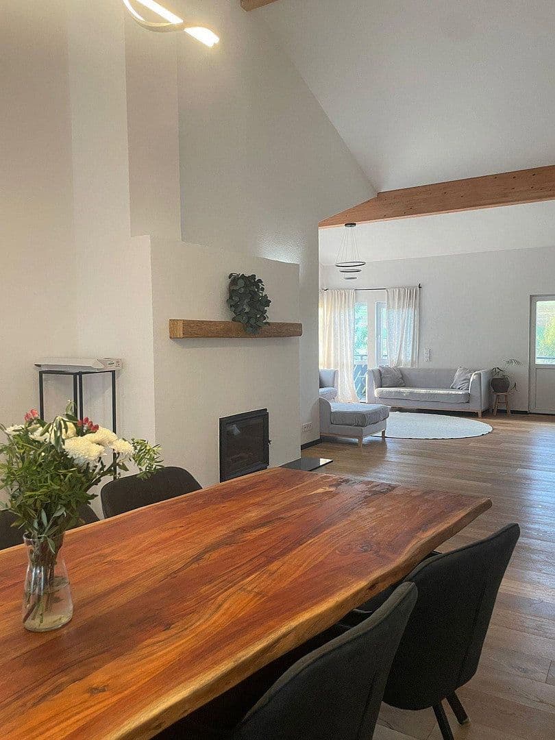 Prodej domu 263 m², pozemek 522 m², Mönsheim, Bádensko-Württembersko Prodej domu 263 m², pozemek 522 m², Mönsheim, Bádensko-Württembersko