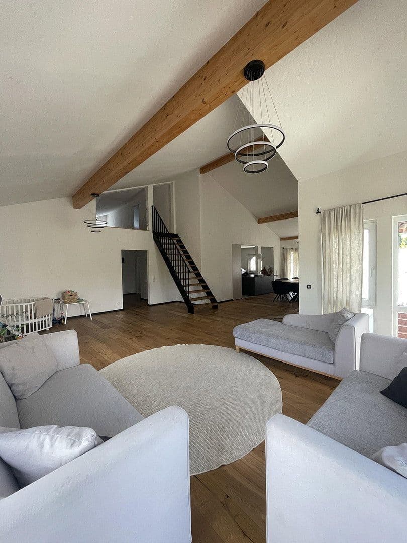 Prodej domu 263 m², pozemek 522 m², Mönsheim, Bádensko-Württembersko Prodej domu 263 m², pozemek 522 m², Mönsheim, Bádensko-Württembersko