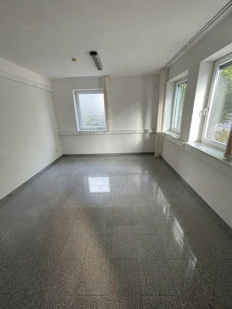 Pronájem kanceláře 520 m², Von-Ketteler-Strasse, Kempen, Severní Porýní-Vestfálsko Pronájem kanceláře 520 m², Von-Ketteler-Strasse, Kempen, Severní Porýní-Vestfálsko