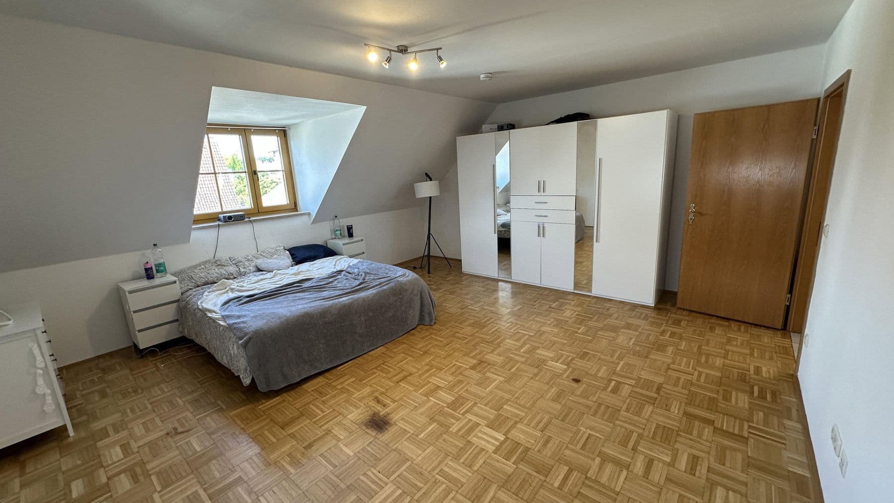 Pronájem domu 150 m², pozemek 325 m², Seubersdorf in der Oberpfalz, Bavorsko Pronájem domu 150 m², pozemek 325 m², Seubersdorf in der Oberpfalz, Bavorsko