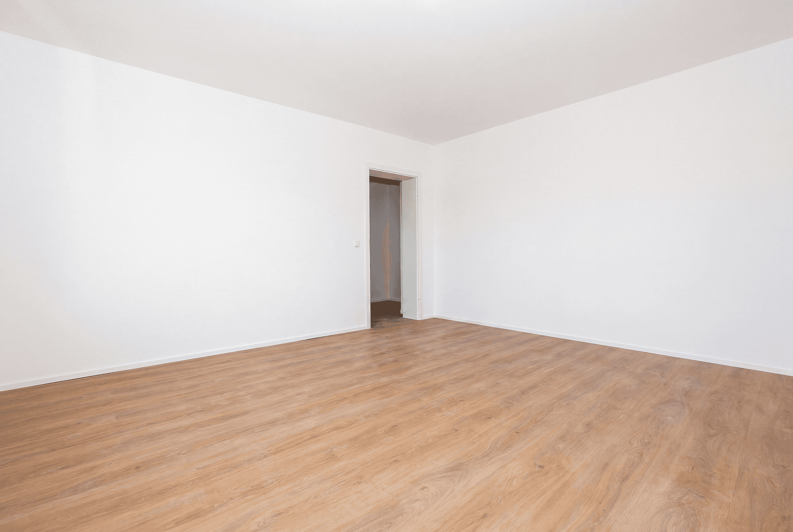 Pronájem bytu 5+1 120 m², Sulzburgstraße 34, Lenningen, Bádensko-Württembersko Pronájem bytu 5+1 120 m², Sulzburgstraße 34, Lenningen, Bádensko-Württembersko