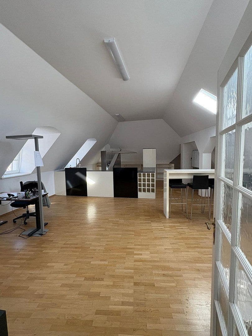 Pronájem kanceláře 110 m², Dresden, Sasko Pronájem kanceláře 110 m², Dresden, Sasko