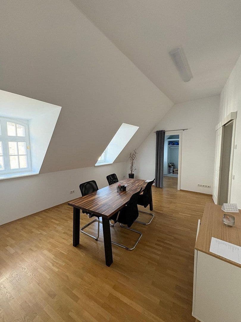 Pronájem kanceláře 110 m², Dresden, Sasko Pronájem kanceláře 110 m², Dresden, Sasko