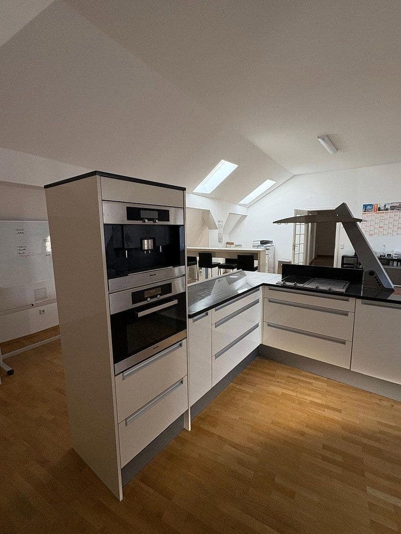 Pronájem kanceláře 110 m², Dresden, Sasko Pronájem kanceláře 110 m², Dresden, Sasko