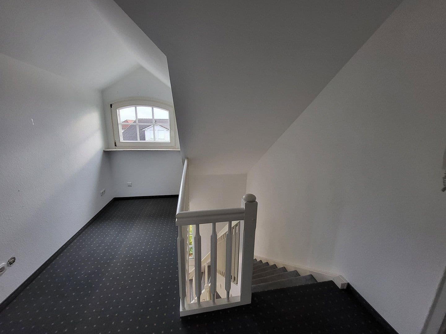 Pronájem domu 150 m², pozemek 767 m², Feuerdornweg 4, Ravenstein, Bádensko-Württembersko Pronájem domu 150 m², pozemek 767 m², Feuerdornweg 4, Ravenstein, Bádensko-Württembersko