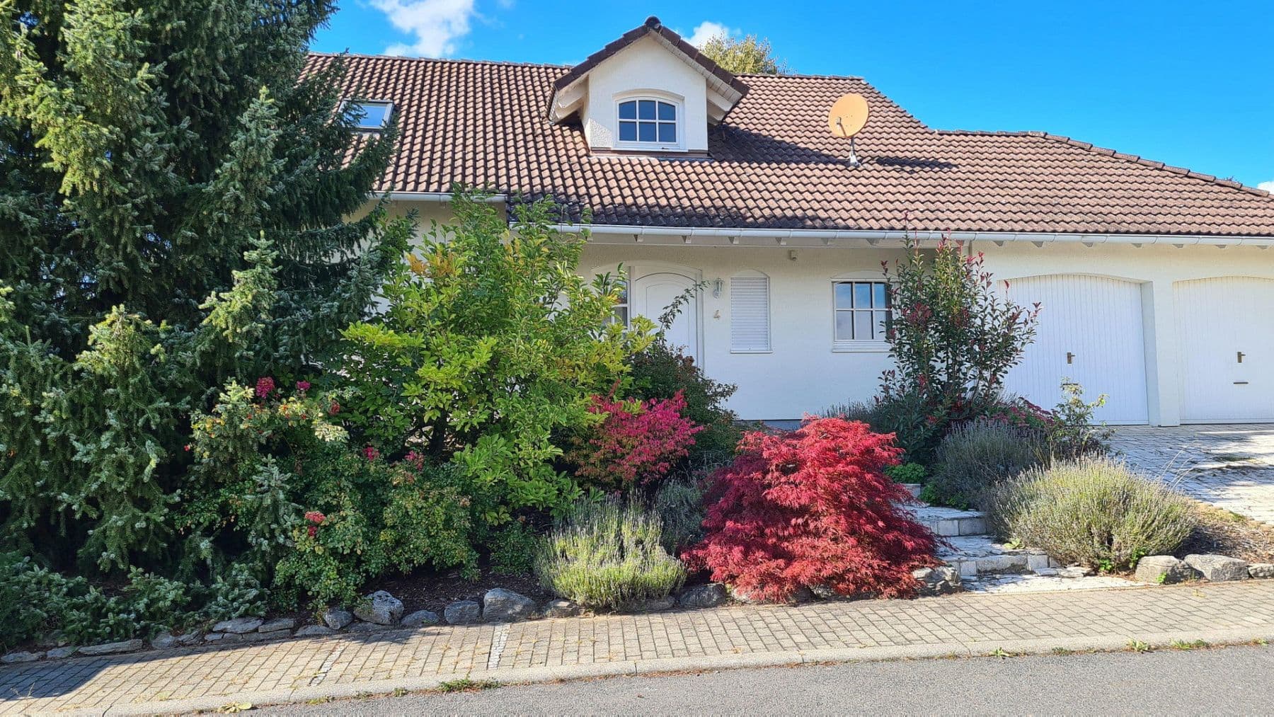 Pronájem domu 150 m², pozemek 767 m², Feuerdornweg 4, Ravenstein, Bádensko-Württembersko Pronájem domu 150 m², pozemek 767 m², Feuerdornweg 4, Ravenstein, Bádensko-Württembersko