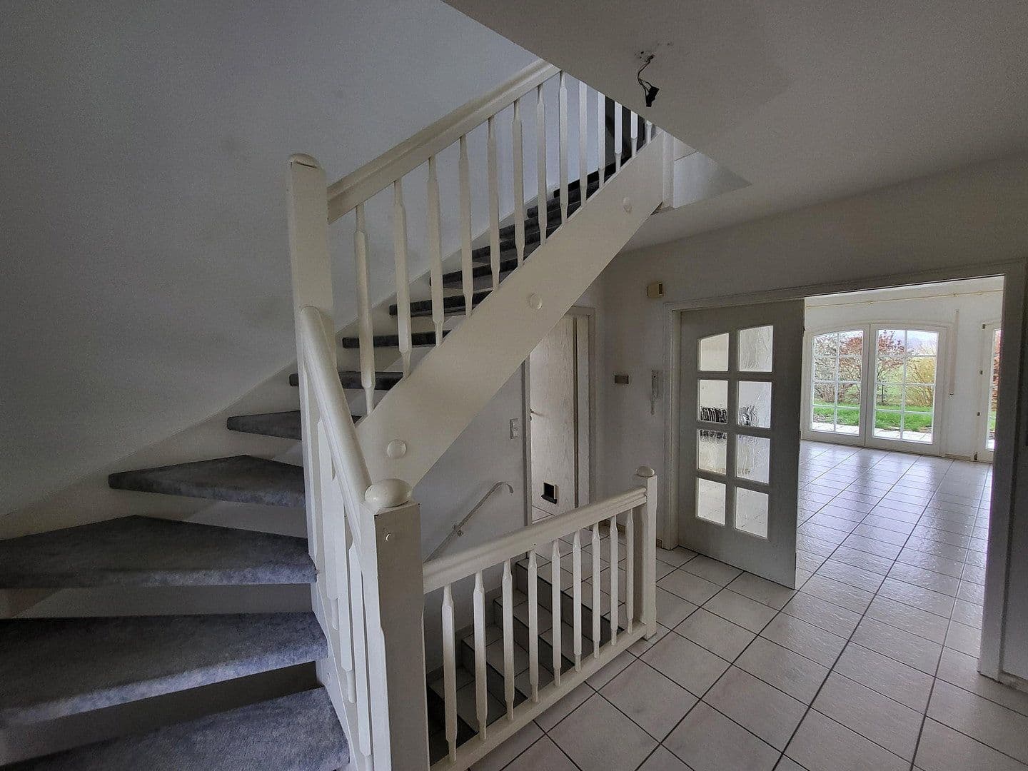 Pronájem domu 150 m², pozemek 767 m², Feuerdornweg 4, Ravenstein, Bádensko-Württembersko Pronájem domu 150 m², pozemek 767 m², Feuerdornweg 4, Ravenstein, Bádensko-Württembersko