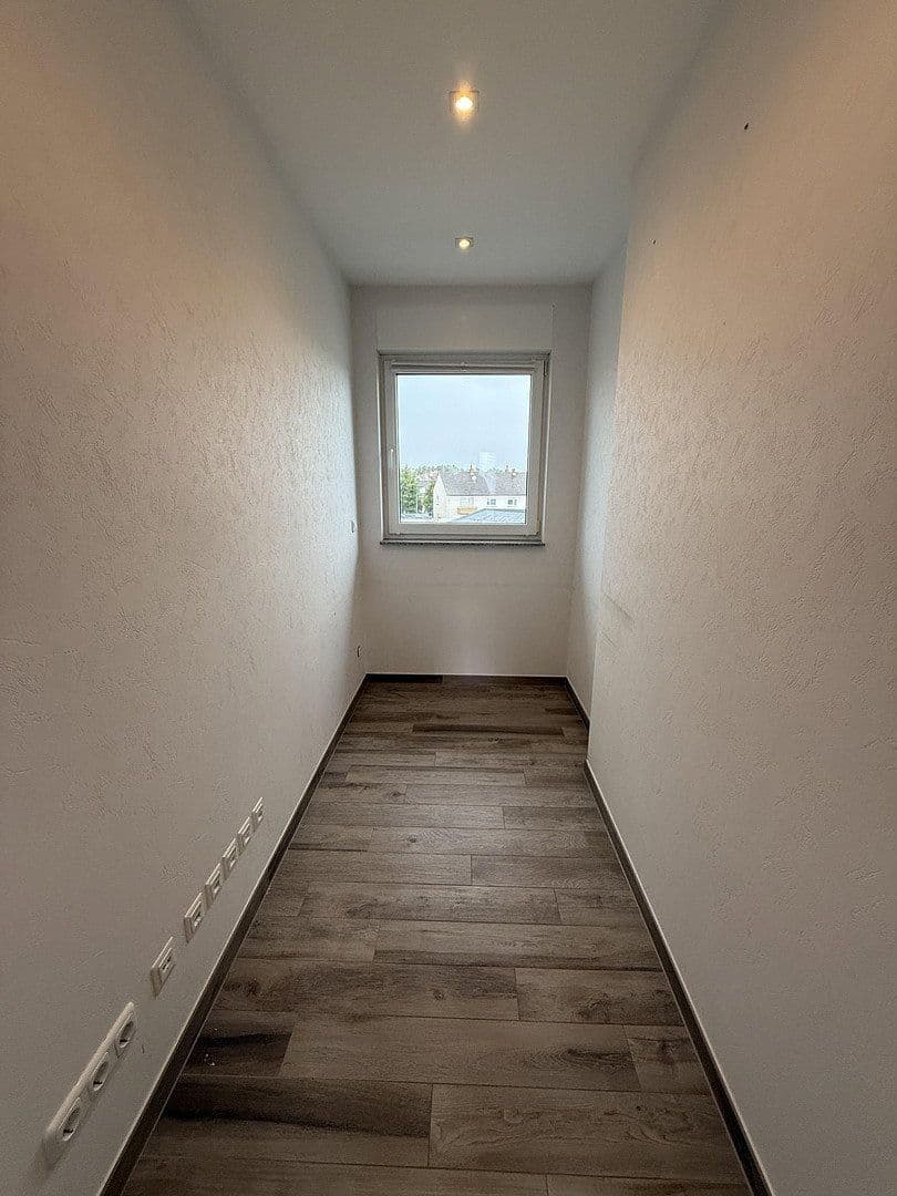 Prodej bytu 4+1 143 m², Ginsheim-Gustavsburg, Hessen Prodej bytu 4+1 143 m², Ginsheim-Gustavsburg, Hessen