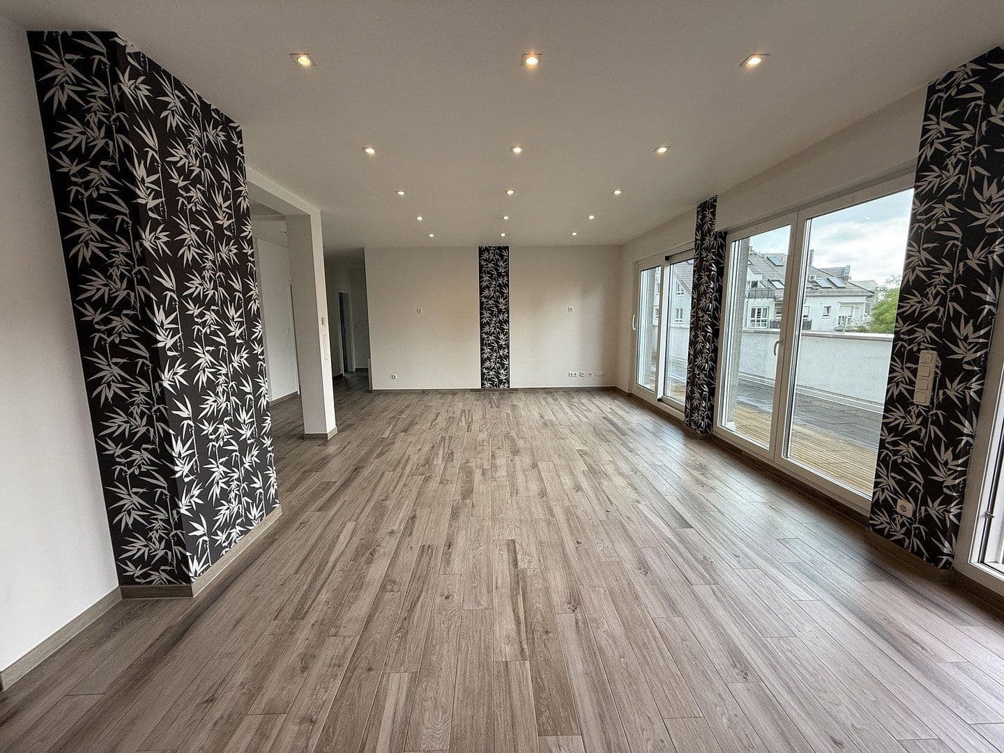 Prodej bytu 4+1 143 m², Ginsheim-Gustavsburg, Hessen Prodej bytu 4+1 143 m², Ginsheim-Gustavsburg, Hessen