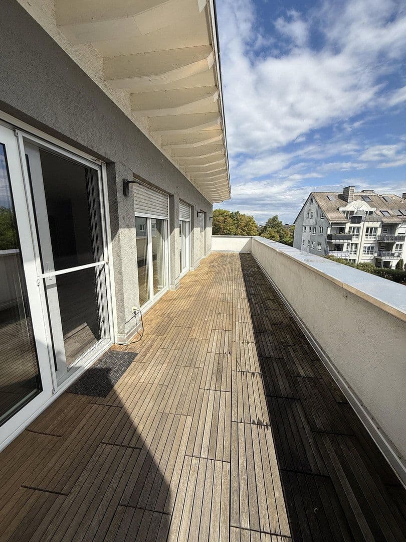 Prodej bytu 4+1 143 m², Ginsheim-Gustavsburg, Hessen Prodej bytu 4+1 143 m², Ginsheim-Gustavsburg, Hessen