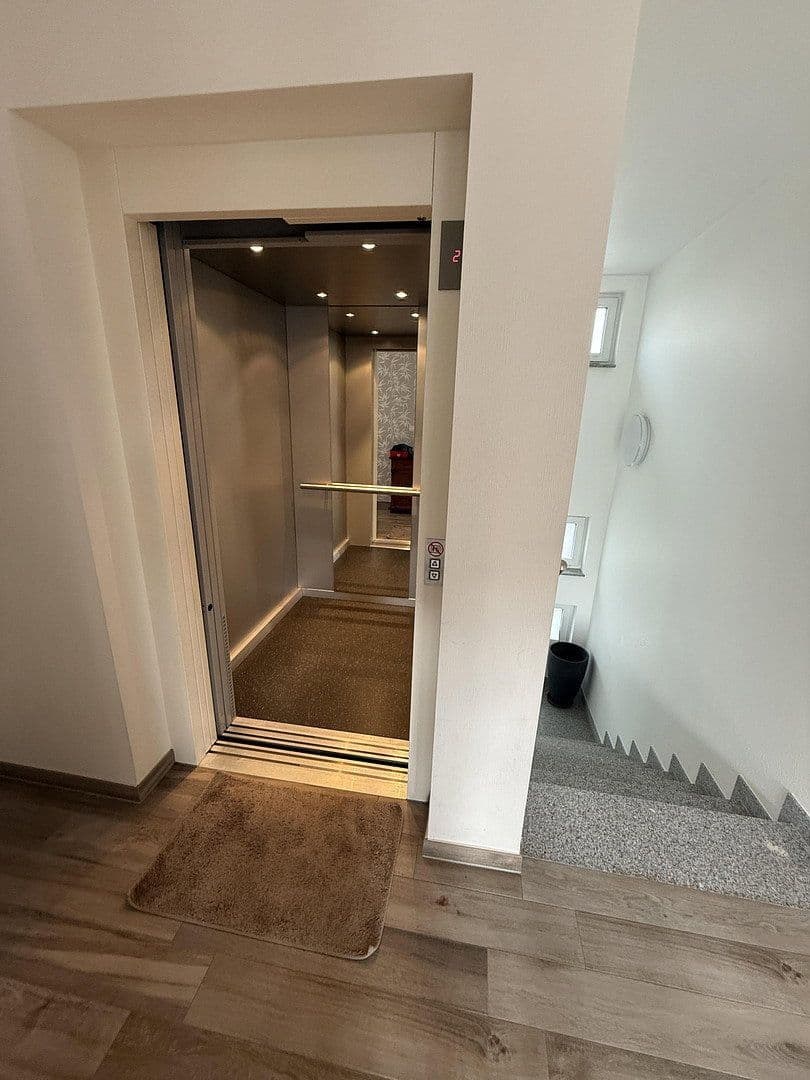 Prodej bytu 4+1 143 m², Ginsheim-Gustavsburg, Hessen Prodej bytu 4+1 143 m², Ginsheim-Gustavsburg, Hessen
