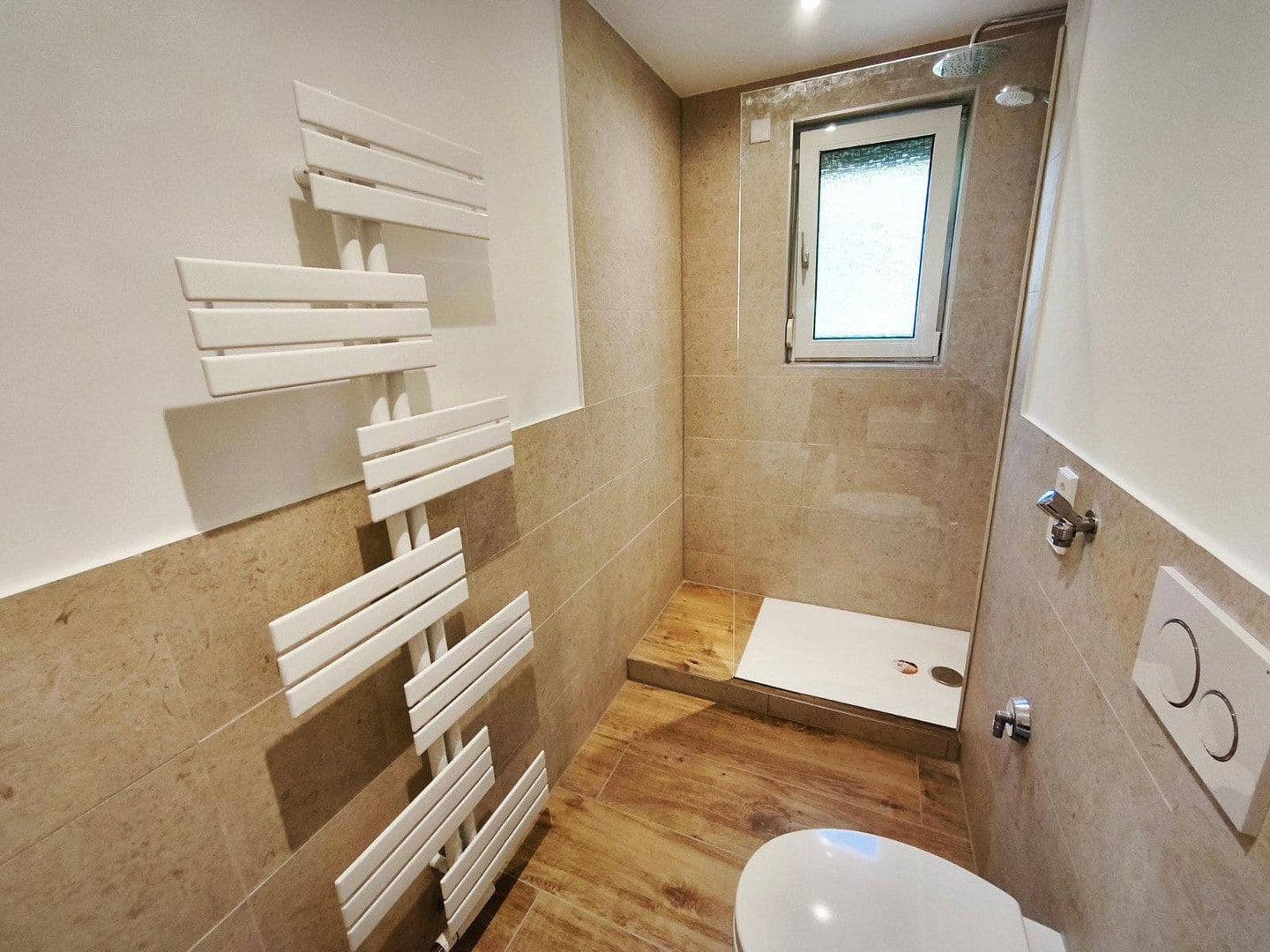 Pronájem bytu 3+1 55 m², Burgstr. 51, Stuttgart, Bádensko-Württembersko Pronájem bytu 3+1 55 m², Burgstr. 51, Stuttgart, Bádensko-Württembersko