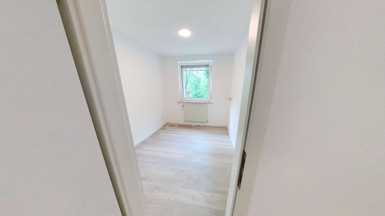 Pronájem bytu 3+1 55 m², Burgstr. 51, Stuttgart, Bádensko-Württembersko Pronájem bytu 3+1 55 m², Burgstr. 51, Stuttgart, Bádensko-Württembersko