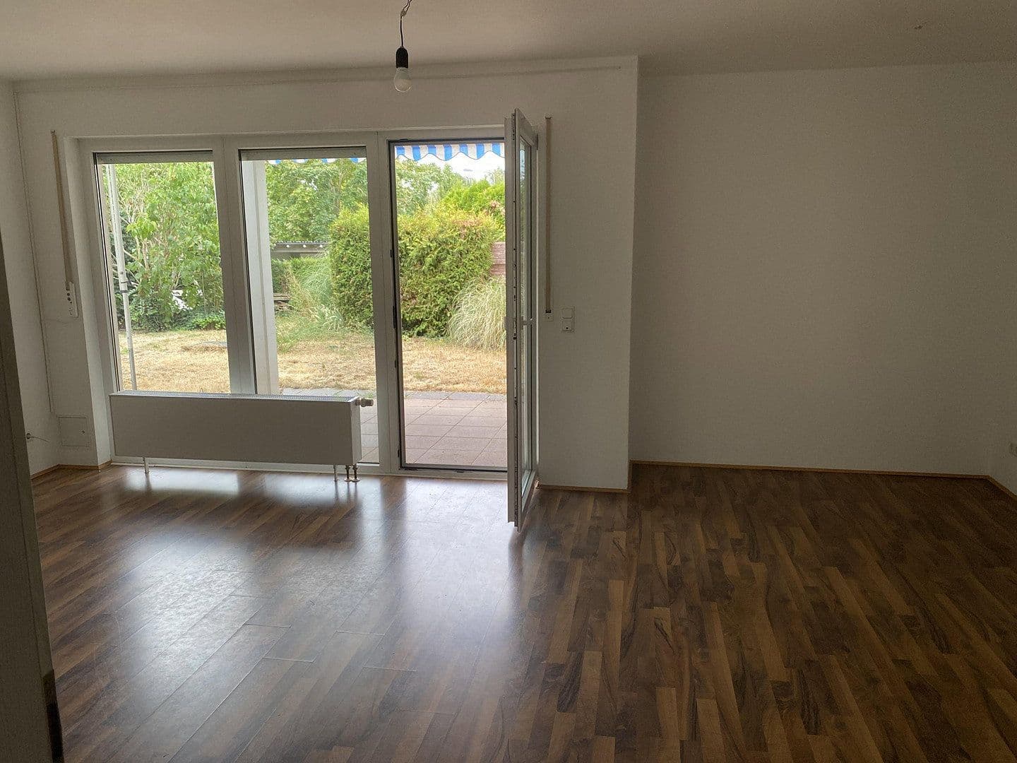 Prodej bytu 3+1 96 m², Steinbacher Hohl 31, Frankfurt OT Praunheim, Hessen Prodej bytu 3+1 96 m², Steinbacher Hohl 31, Frankfurt OT Praunheim, Hessen