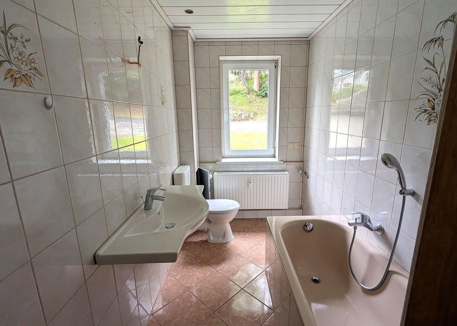 Pronájem bytu 5+1 114 m², Freiberger Str. 10 b, Neuhausen/Erzgebirge, Sasko Pronájem bytu 5+1 114 m², Freiberger Str. 10 b, Neuhausen/Erzgebirge, Sasko