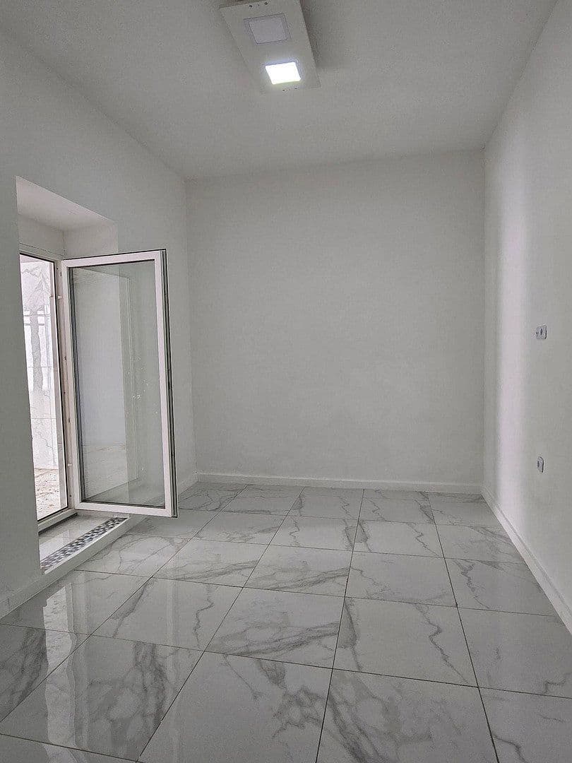 Pronájem bytu 4+1 90 m², Sankt Töniser Straße 4, Krefeld, Severní Porýní-Vestfálsko Pronájem bytu 4+1 90 m², Sankt Töniser Straße 4, Krefeld, Severní Porýní-Vestfálsko