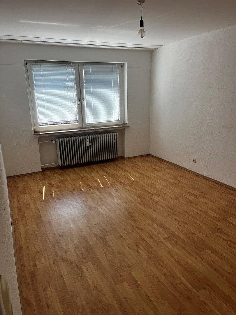 Pronájem bytu 2+1 57 m², Berzdorferstr.4, Köln, Severní Porýní-Vestfálsko Pronájem bytu 2+1 57 m², Berzdorferstr.4, Köln, Severní Porýní-Vestfálsko