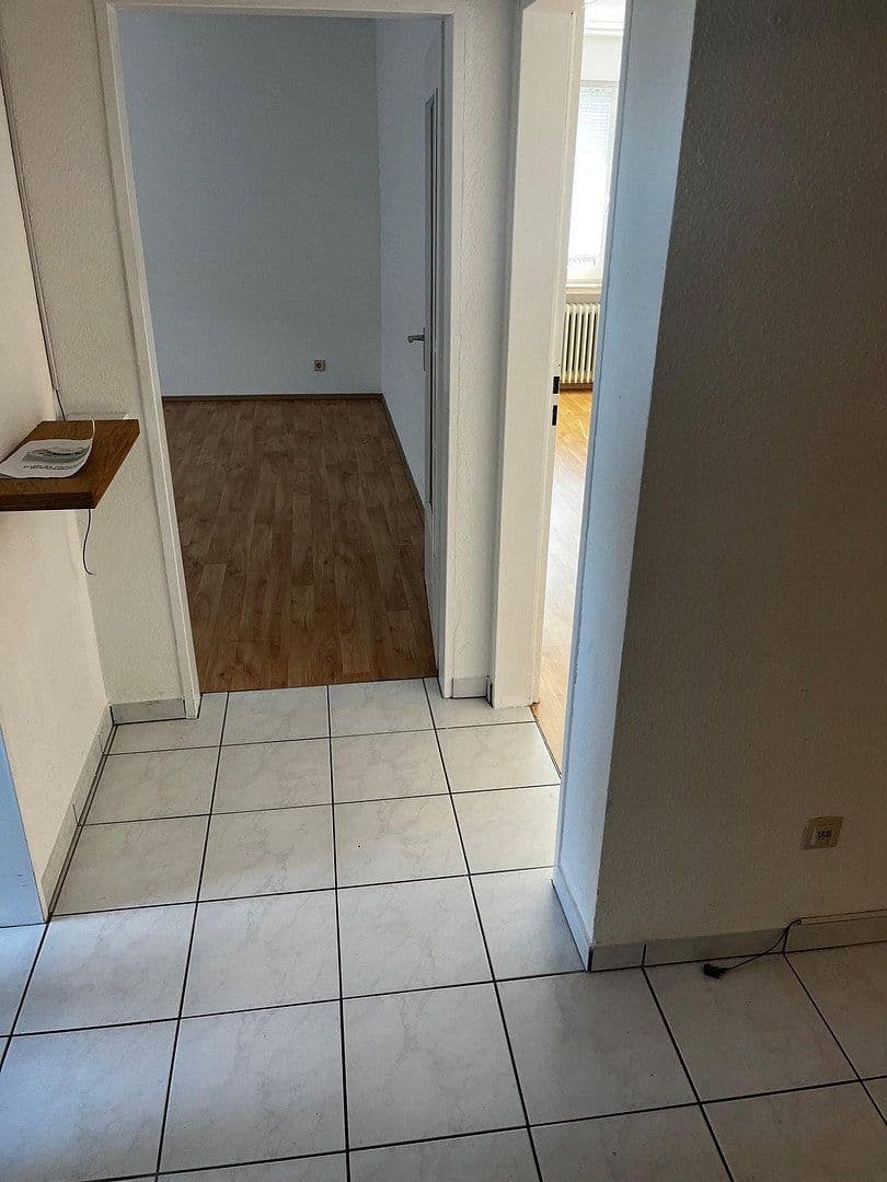 Pronájem bytu 2+1 57 m², Berzdorferstr.4, Köln, Severní Porýní-Vestfálsko Pronájem bytu 2+1 57 m², Berzdorferstr.4, Köln, Severní Porýní-Vestfálsko
